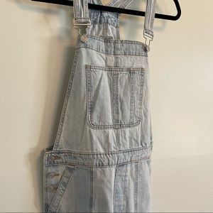 GAP denim overalls - light wash - women’s *tall* small